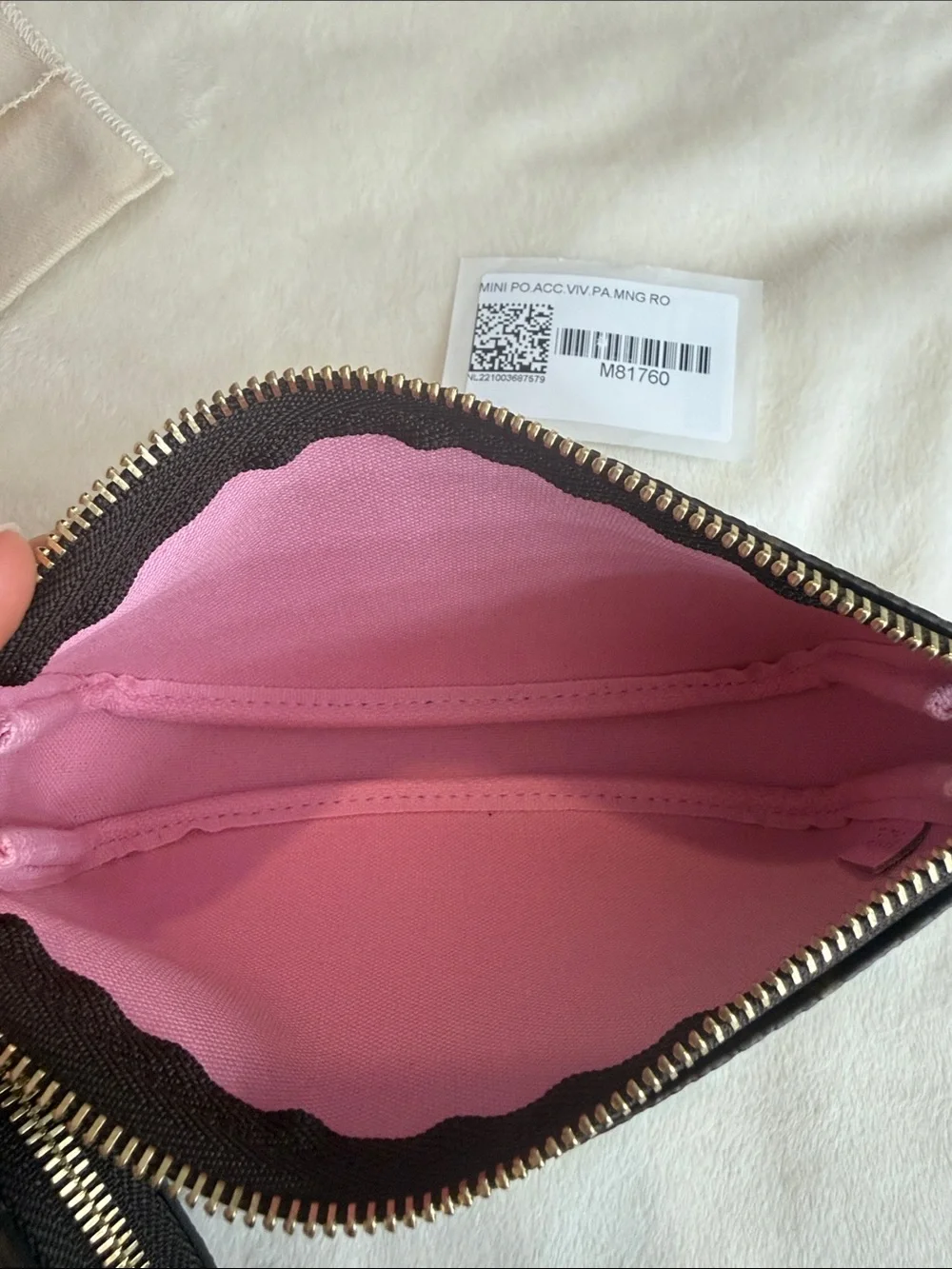 Louis Vuitton Crossbody Pink Vivienne Holiday Limited Edition Mini Pochette - Picture 7 of 10